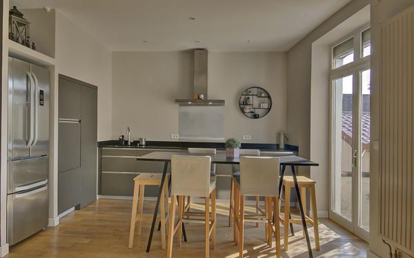 Maison à vendre    7 pièces • 203 m2 Collonges-au-Mont-d'Or