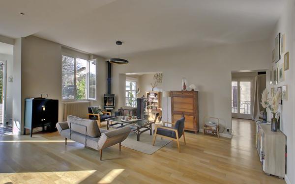 Maison à vendre    7 pièces • 203 m2 Collonges-au-Mont-d'Or