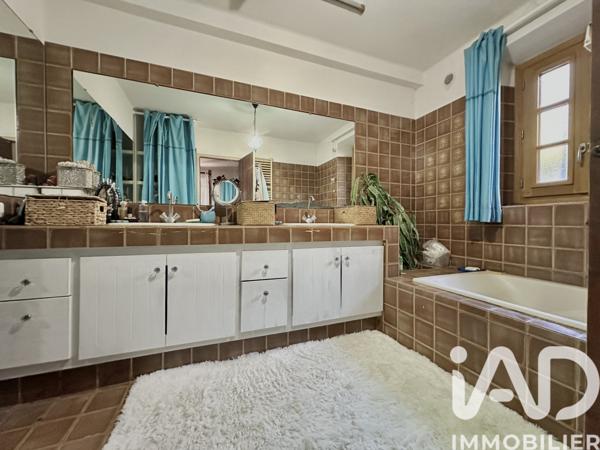 Maison à vendre 7 pièces 280 m² Saint-Cyr-sur-Mer