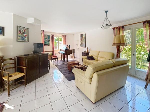 Maison 317 700 € Bergerac 5 p 145 m² DPE C