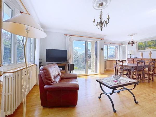 Au calme, maison individuelle avec grand terrain et vue dégagée