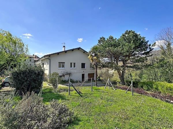 Au calme, maison individuelle avec grand terrain et vue dégagée