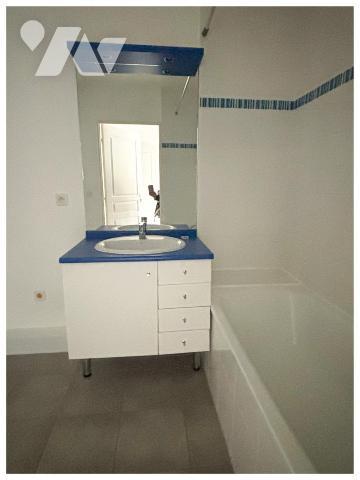 Appartement de type 3 deux stationnements ( un extérieur et un box en sous-sol)