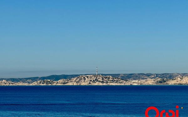 Appartement à vendre    4 pièces • 100,83 m2 Marseille 8