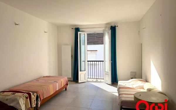 Appartement à vendre    4 pièces • 100,83 m2 Marseille 8