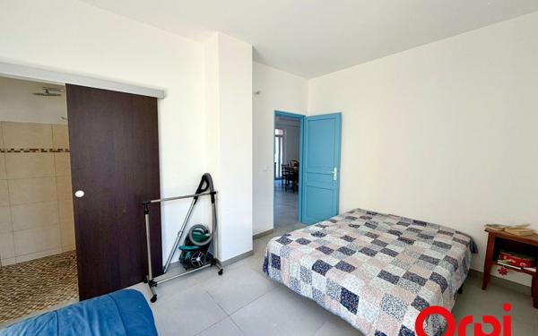 Appartement à vendre    4 pièces • 100,83 m2 Marseille 8