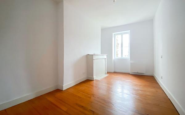 Appartement à louer    2 pièces • 56 m2 Mont-de-Marsan