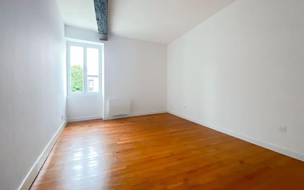 Appartement à louer    2 pièces • 56 m2 Mont-de-Marsan