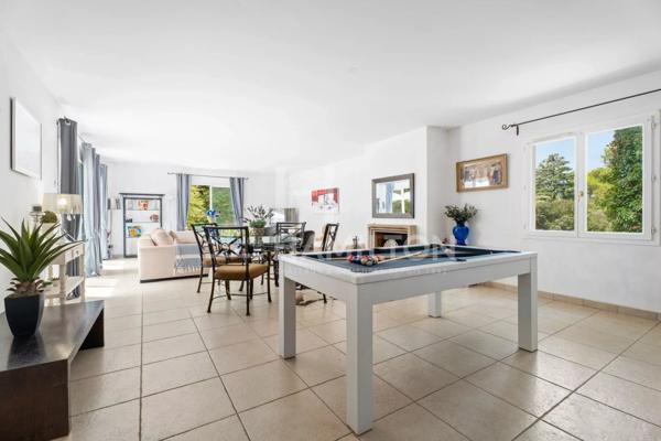 Villa de prestige au sein d’un domaine privé d’exception avec vu Biot