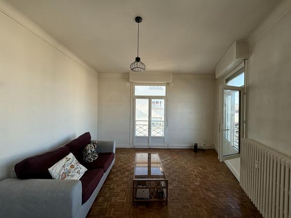 Appartement à louer Nantes : 2 pièces, 54m² avec 1 chambre(s) à 747€ - AJP Immobilier Nantes Est