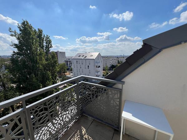 Appartement 2 pièces neuf à louer au dernier étage à Neuilly-sur-Marne