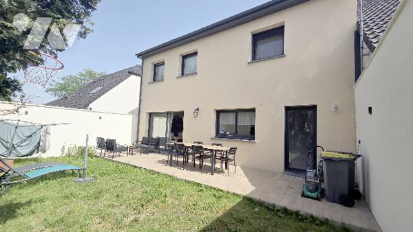 SEMI INDIVIDUELLE DE 2022 - 3 CHAMBRES JARDIN GARAGE