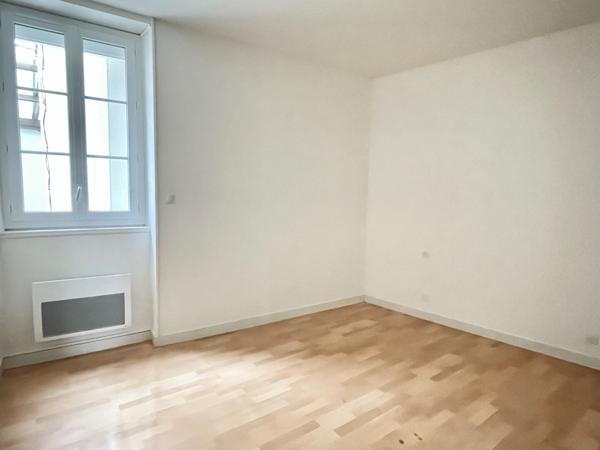APPARTEMENT CHALONNES-SUR-LOIRE 3 pièce(s) 67 m2