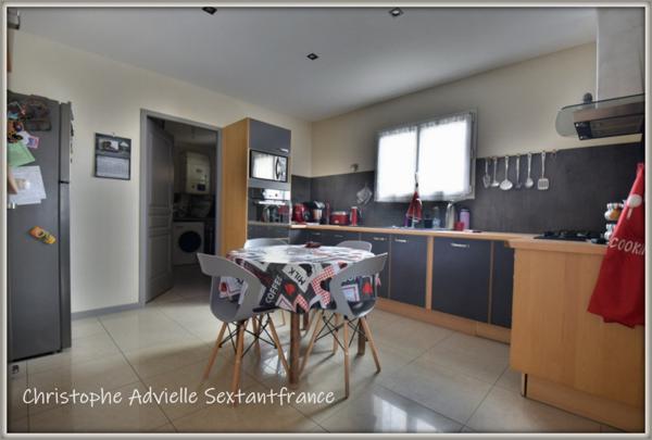 Lalinde proche ,maison plain pied 4 chambres 120 M2 plus bureau et garage sur 4 000 M2