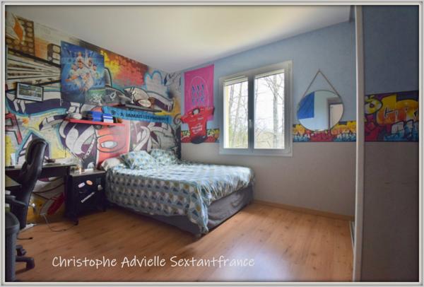 Lalinde proche ,maison plain pied 4 chambres 120 M2 plus bureau et garage sur 4 000 M2