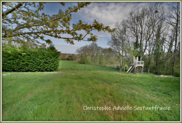 Lalinde proche ,maison plain pied 4 chambres 120 M2 plus bureau et garage sur 4 000 M2