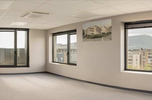 Bureau à vendre, 360 m² - Annemasse 74100