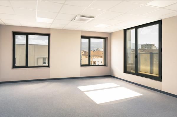 Bureau à vendre, 360 m² - Annemasse 74100