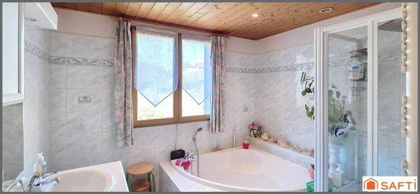 VILLA TRADITIONNELLE TRÈS SOIGNÉE DE 1998.