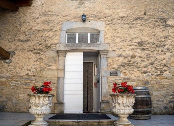 CHATEAU-CHALON / maison de caractère 402 m² / 12 Pièces / 6 chambres d'hôtes + logement privé