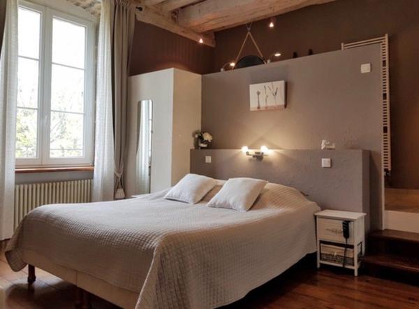 CHATEAU-CHALON / maison de caractère 402 m² / 12 Pièces / 6 chambres d'hôtes + logement privé