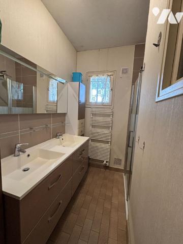 À VENDRE ? Spacieuse maison de 148 m² avec 5 chambres
