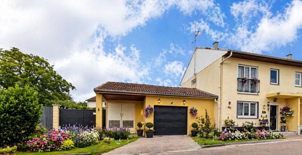 Maison à vendre 5 pièces proche CONTREXEVILLE (88) avec TERRASSE  GARAGE et TERRAIN clos