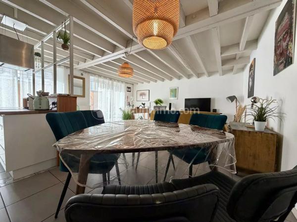 Vente                                                      Appartement
                        
                     4 pièces                      97 m2                     à Clermont-Ferrand