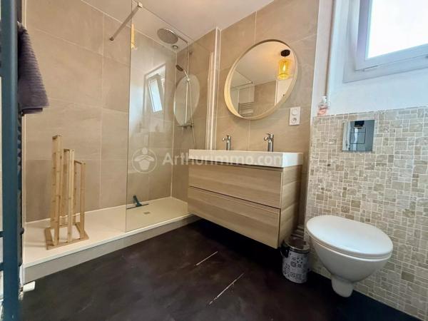 Vente                                                      Appartement
                        
                     4 pièces                      97 m2                     à Clermont-Ferrand