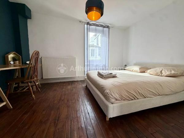Vente                                                      Appartement
                        
                     4 pièces                      97 m2                     à Clermont-Ferrand
