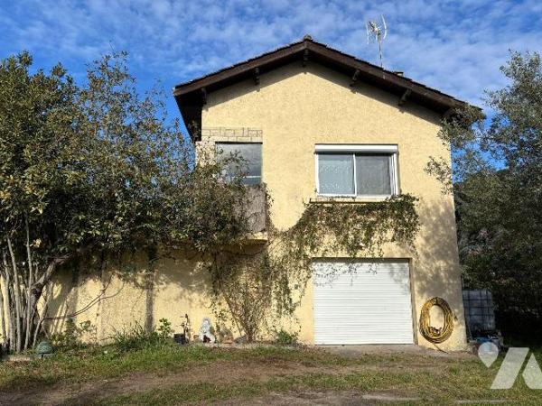 a vendre, Gironde, proche Bordeaux, EYSINES, Le Vigean, maison R+1 des années 80, 13 m² hab. en...