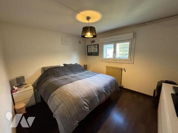 a vendre, Gironde, proche Bordeaux, EYSINES, Le Vigean, maison R+1 des années 80, 13 m² hab. en...