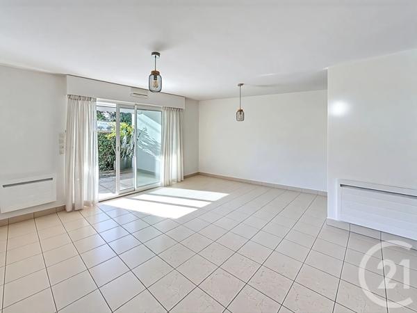 Appartement à vendre  3 pièces - 69,75 m 2   LA BAULE  - 44