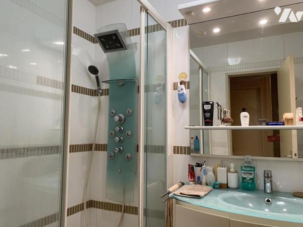 Appartement T4, en rez-de-jardin avec 250 m² de jardin et parking privatif