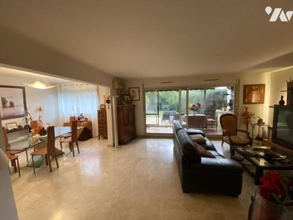 Appartement T4, en rez-de-jardin avec 250 m² de jardin et parking privatif