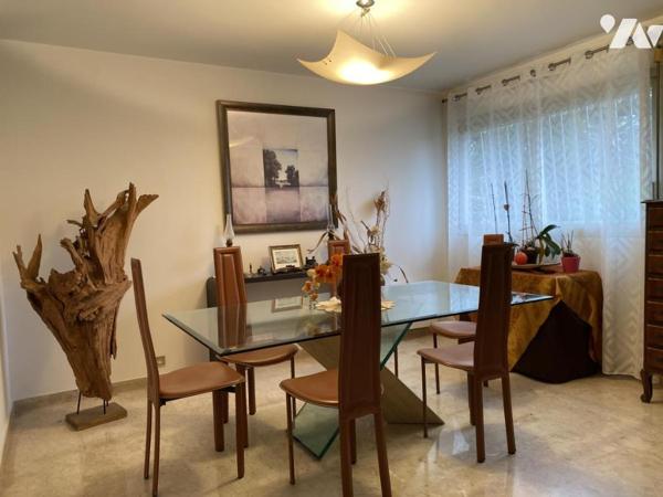 Appartement T4, en rez-de-jardin avec 250 m² de jardin et parking privatif