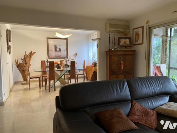 Appartement T4, en rez-de-jardin avec 250 m² de jardin et parking privatif