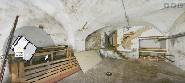 Aubenas bien d'une surface de plancher d'environ 420M²