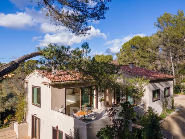 Maison rénovée à 5 mn du centre ville d’Aix-en-Provence, au cœur du très prisé site des Pinchinats