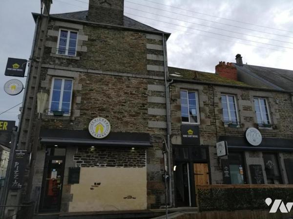 Immeuble centre ville de PONTORSON.