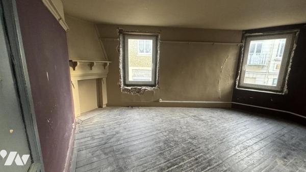 Immeuble à usage commercial et d'habitation