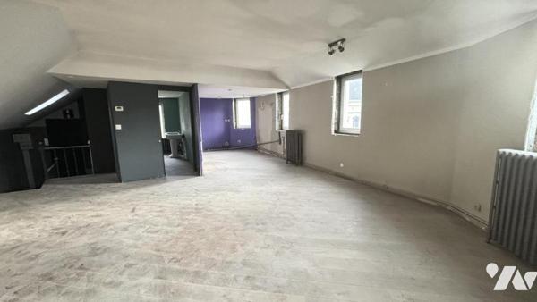 Immeuble à usage commercial et d'habitation