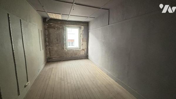 Immeuble à usage commercial et d'habitation