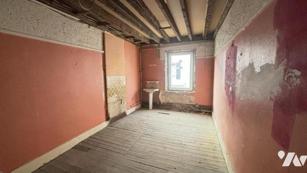 Immeuble à usage commercial et d'habitation