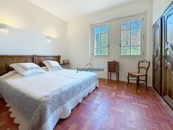 Vaison-la-Romaine (84110) AUX PORTES DE VAISON-LA-ROMAINE - PROPRIETE EN PIERRE SUR TERRAIN 8 500 m² AVEC PISCINE