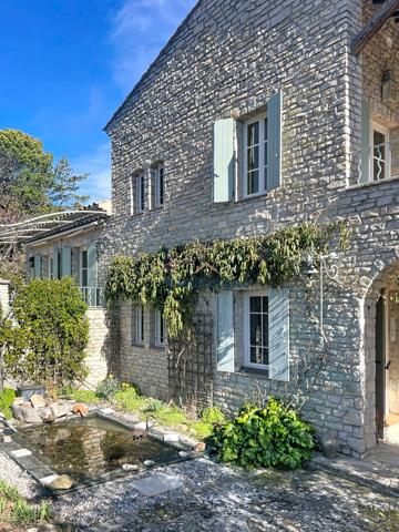 Vaison-la-Romaine (84110) AUX PORTES DE VAISON-LA-ROMAINE - PROPRIETE EN PIERRE SUR TERRAIN 8 500 m² AVEC PISCINE