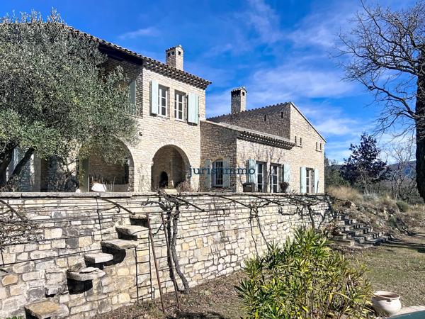Vaison-la-Romaine (84110) AUX PORTES DE VAISON-LA-ROMAINE - PROPRIETE EN PIERRE SUR TERRAIN 8 500 m² AVEC PISCINE