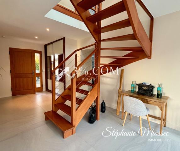 Maison 8 pièce(s) 6 chambre(s) 280 m²