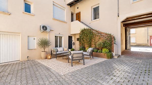 Appartement
         3 pièces
        - 70 m² Exclusivité 210 000 € *