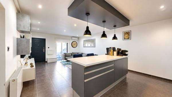 Appartement
         3 pièces
        - 70 m² Exclusivité 210 000 € *